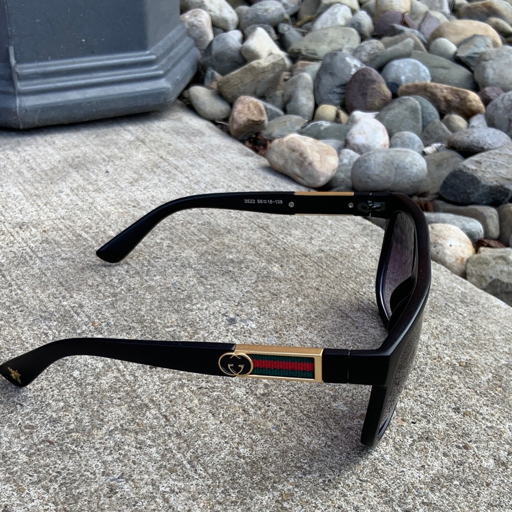 Gucci Black Sunglasses with Gold and Green-Red Stripe - Picture 4 of 4